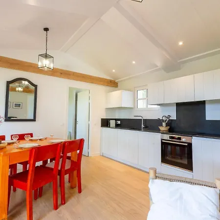 Maison Saint-clement-des-baleines, 3 Pieces, 5 Personnes - Fr-1-258-120 Holiday home *